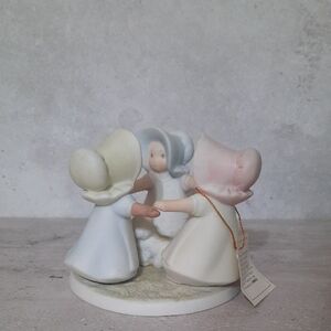 Circle of Friends Figurine by Masterpiece